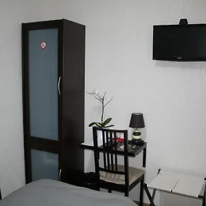 Bel Air 3*, Paris France